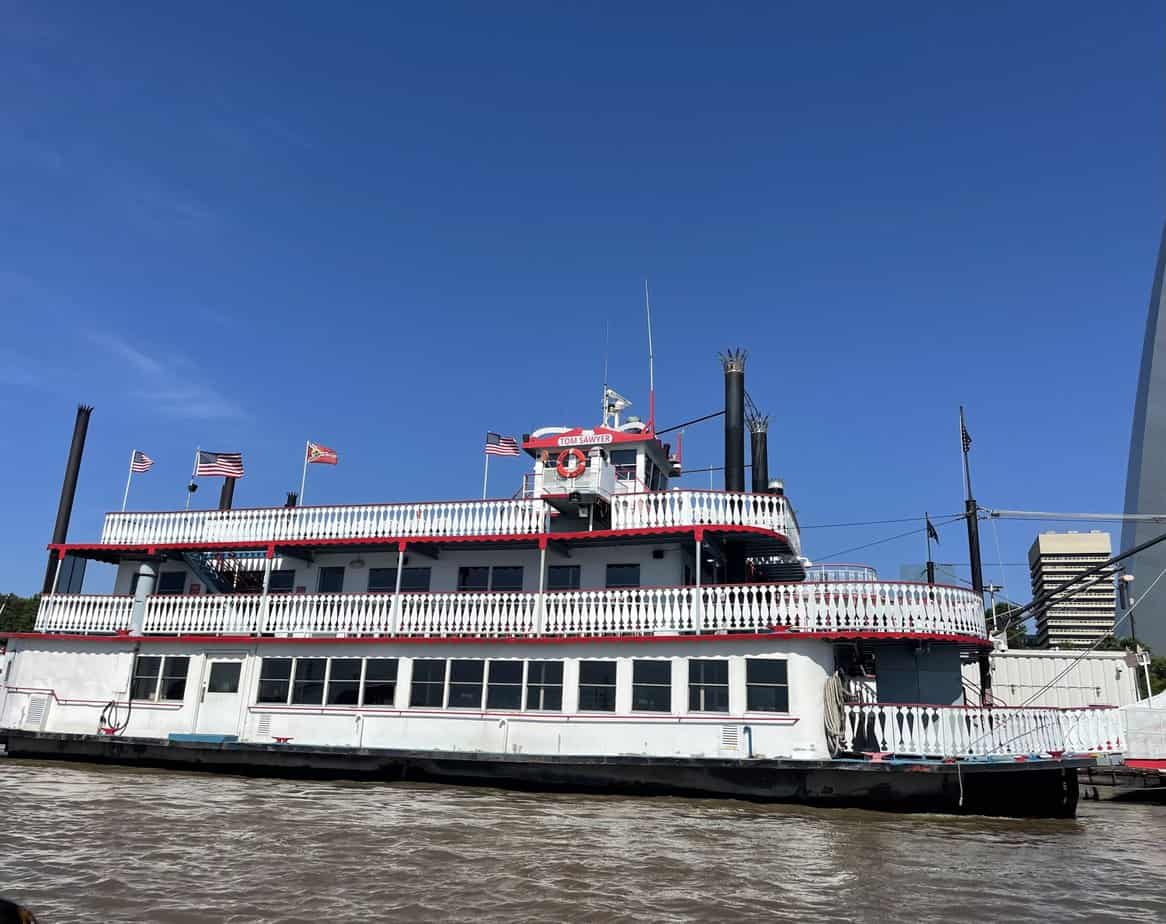 "Tom Sawyer" riverboat 